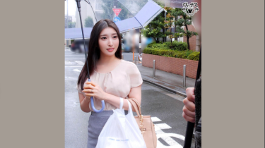 月野かすみ「バイト先で働く美しい人妻を家に連れ込み中出しセックス」のレビュー